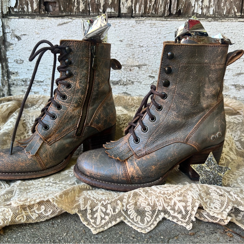 Bed/Stu Boho Cowgirl Distressed Gray Leather Lace-Up Stacked Heeled Kiltie Boots - Picture 8 of 12